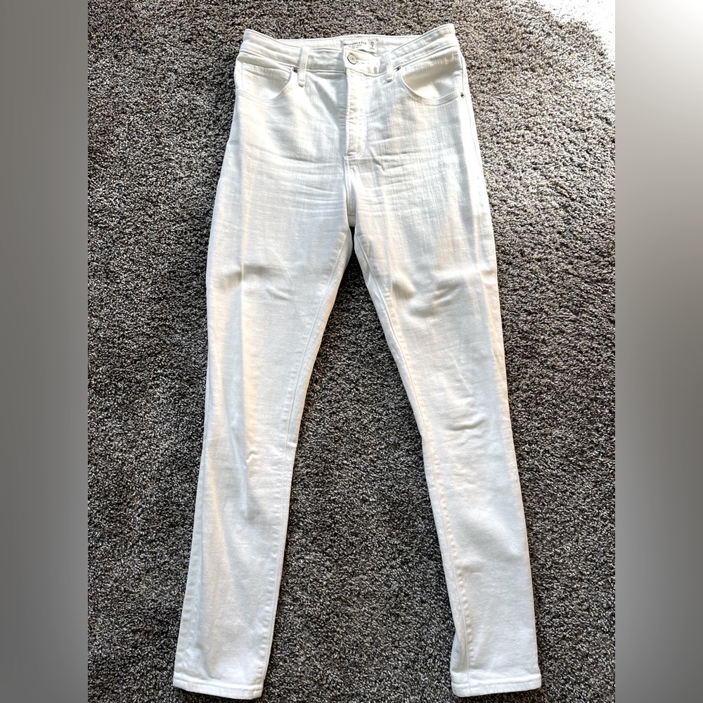 White denim jeans
